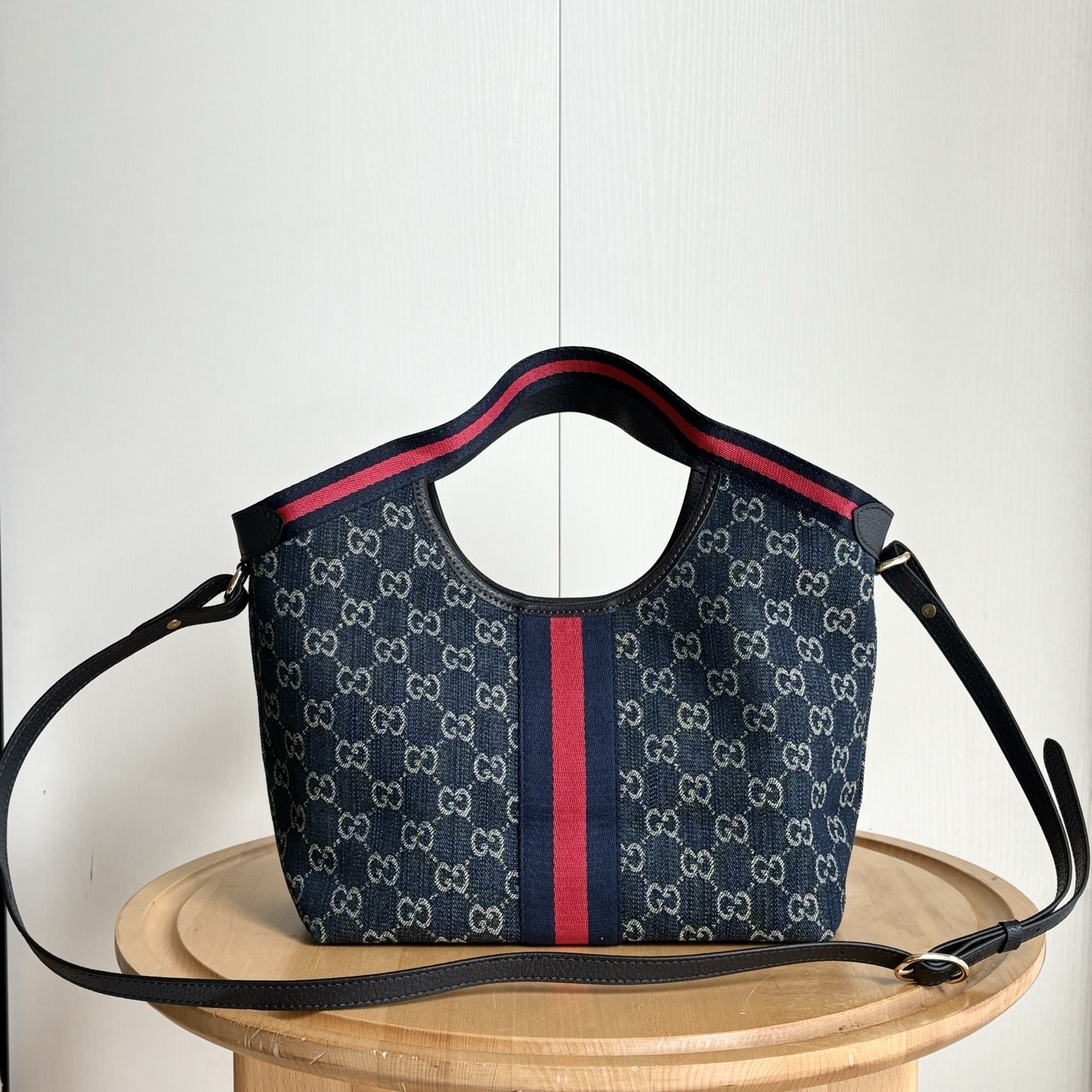 Luxury Gucci Handbag 860845 Luxury Gucci Handbag 860845