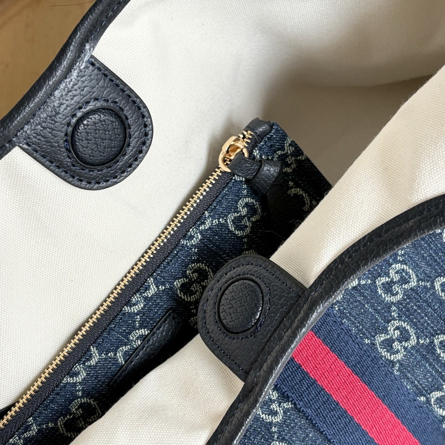 Luxury Gucci Handbag 853971.2 Luxury Gucci Handbag 853971.2