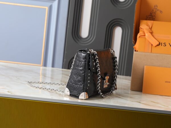 Chic Charm LV Handbag M28137-M14526 Chic Charm LV Handbag M28137-M14526