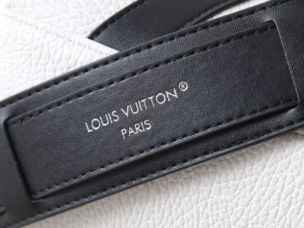 Chic Charm LV Handbag M14700-M26563-M14702-081 Chic Charm LV Handbag M14700-M26563-M14702-081