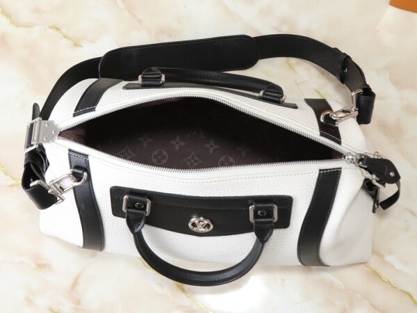 Chic Charm LV Handbag M14700-M26563-M14702-081 Chic Charm LV Handbag M14700-M26563-M14702-081