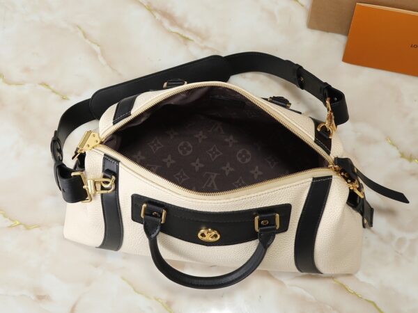 Chic Charm LV Handbag M14700-M26563-M14702-081 Chic Charm LV Handbag M14700-M26563-M14702-081