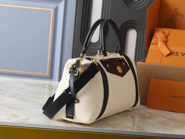 Chic Charm LV Handbag M14700-M26563-M14702-081 Chic Charm LV Handbag M14700-M26563-M14702-081
