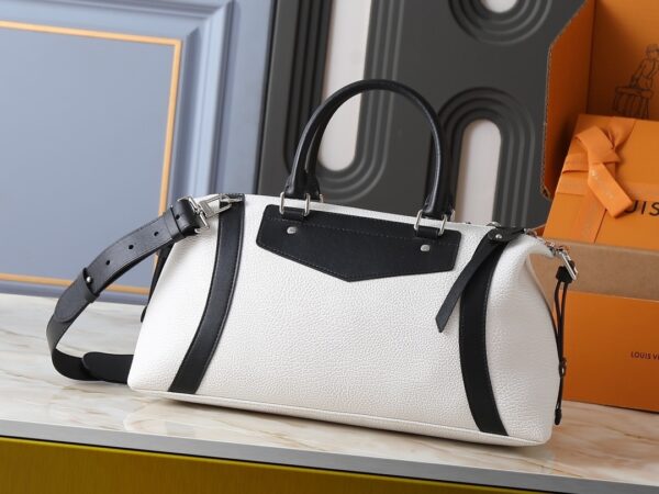 Chic Charm LV Handbag M14700-M26563-M14702-081 Chic Charm LV Handbag M14700-M26563-M14702-081