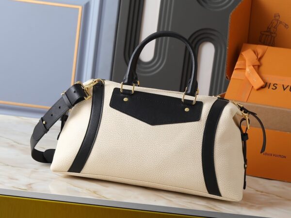 Chic Charm LV Handbag M14700-M26563-M14702-081 Chic Charm LV Handbag M14700-M26563-M14702-081