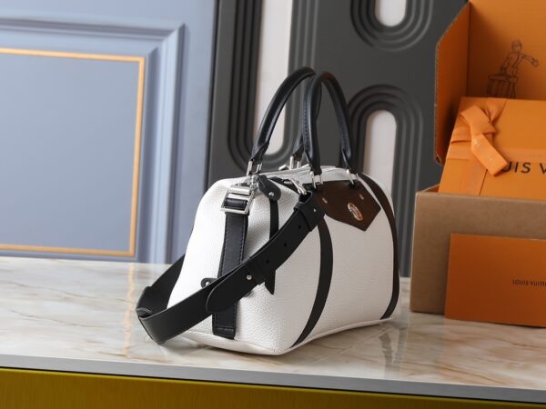 Chic Charm LV Handbag M14700-M26563-M14702-081 Chic Charm LV Handbag M14700-M26563-M14702-081