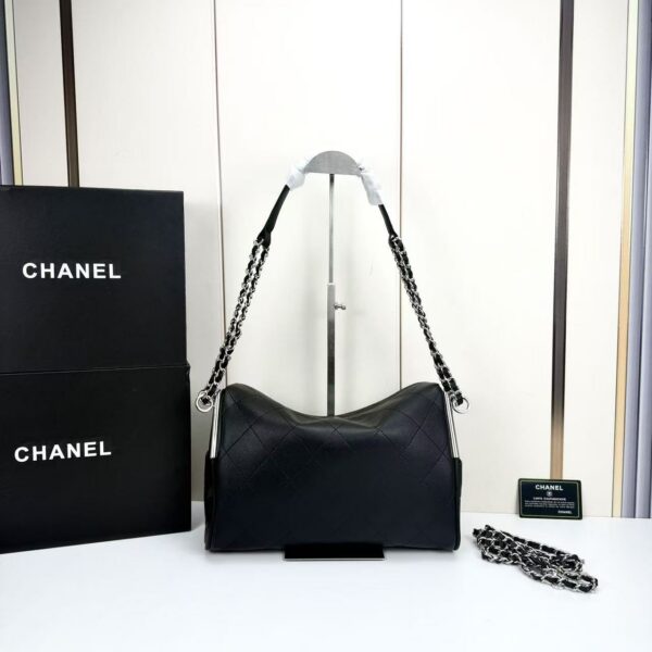 Chic Charm CN Handbag 5838 Chic Charm CN Handbag 5838