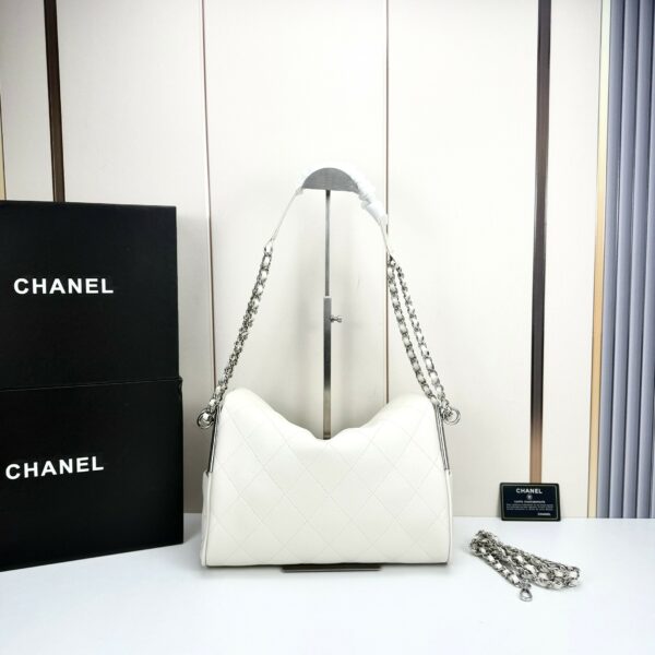 Chic Charm CN Handbag 5838 Chic Charm CN Handbag 5838
