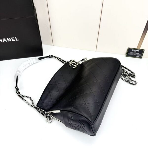 Chic Charm CN Handbag 5838 Chic Charm CN Handbag 5838