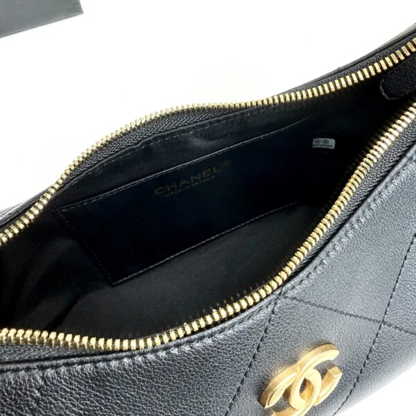Chic Charm CN Handbag 5837
