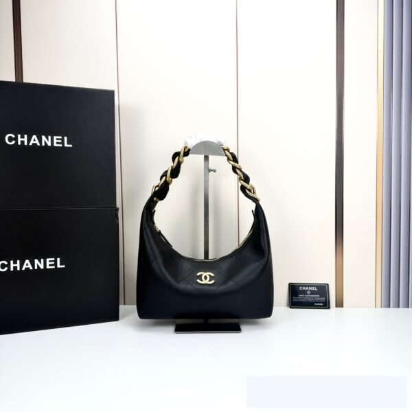 Chic Charm CN Handbag 5837