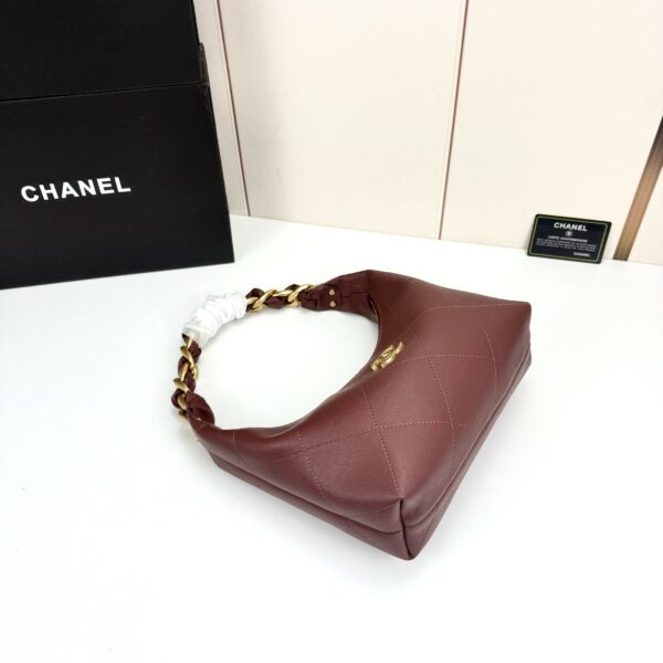 Chic Charm CN Handbag 5837
