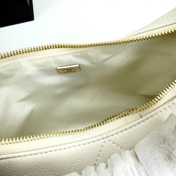 Chic Charm CN Handbag 5837