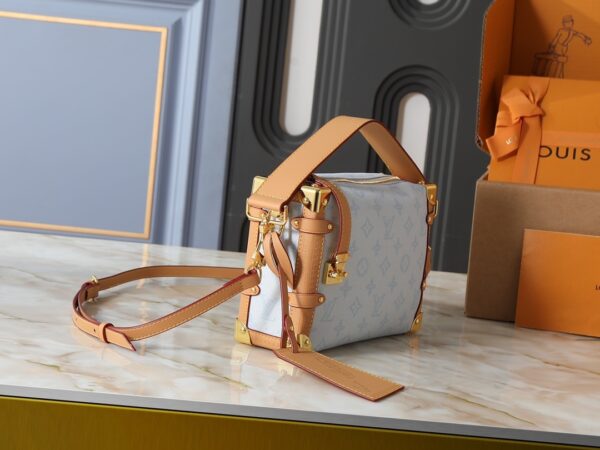 Chic Charm LV Handbag M46358