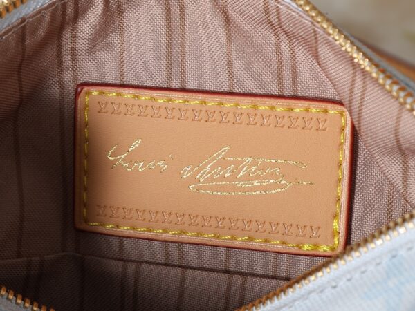 Chic Charm LV Handbag M46358