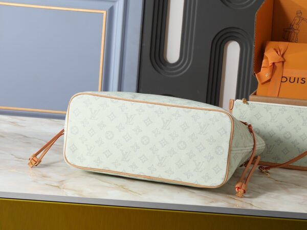 Chic Charm LV Handbag M27521-M40995