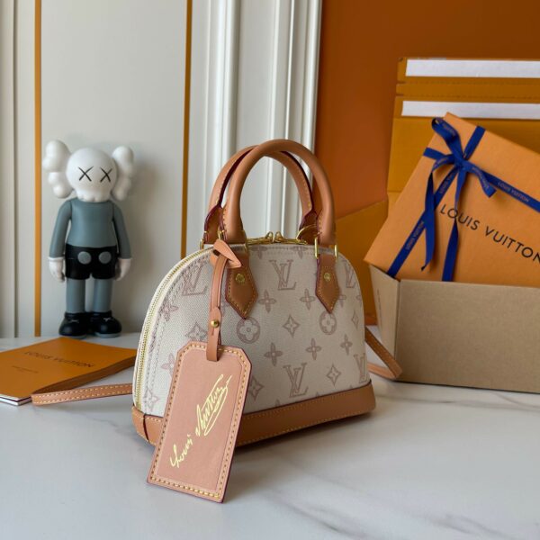 Chic Charm LV Handbag M27526-M27525