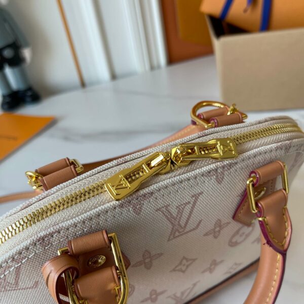 Chic Charm LV Handbag M27526-M27525