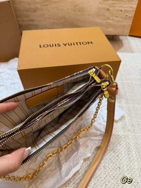 Stylish Fashion Carry LV Handbag LV25122210
