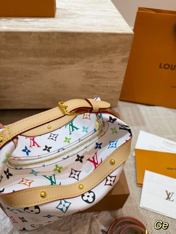 Stylish Fashion Carry LV Handbag LV2512229
