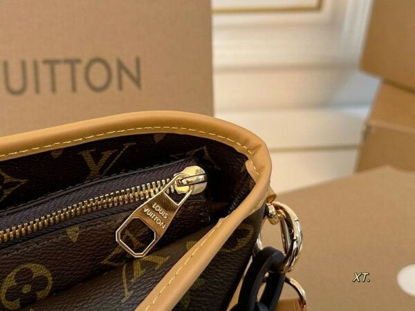Stylish Fashion Carry Bag L5297