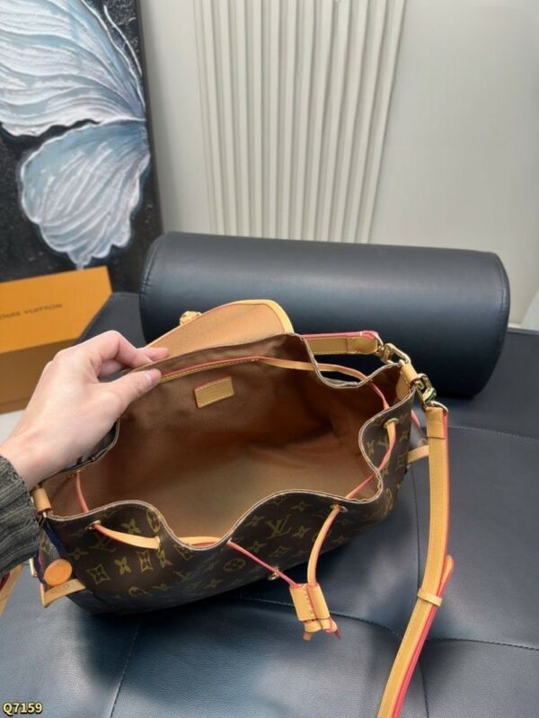 Stylish Fashion Carry Bag L5305 Stylish Fashion Carry Bag L5305