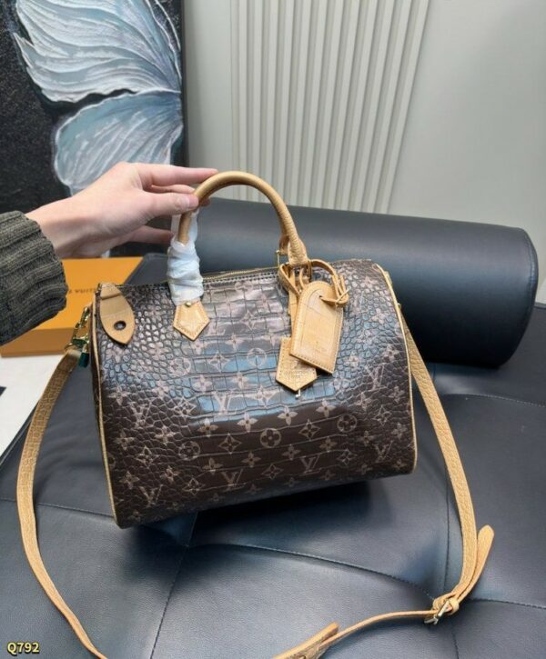 Stylish Fashion Carry Bag L5307 Stylish Fashion Carry Bag L5307