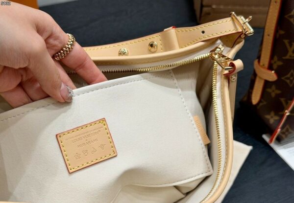 Stylish Fashion Carry Bag L5309