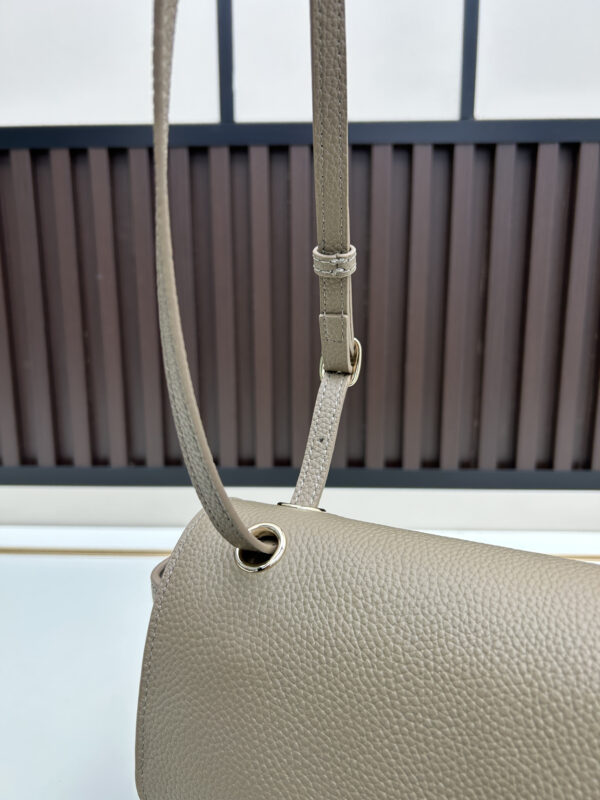 Chic Charm CN Handbag C013