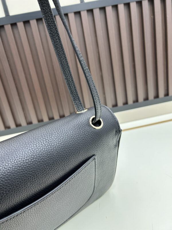 Chic Charm CN Handbag C013