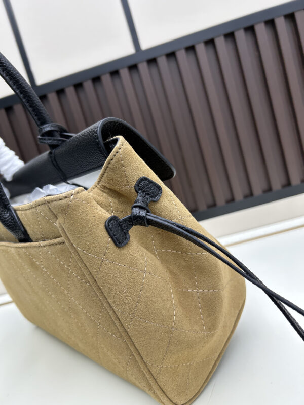 Chic Charm CN Handbag 019-092