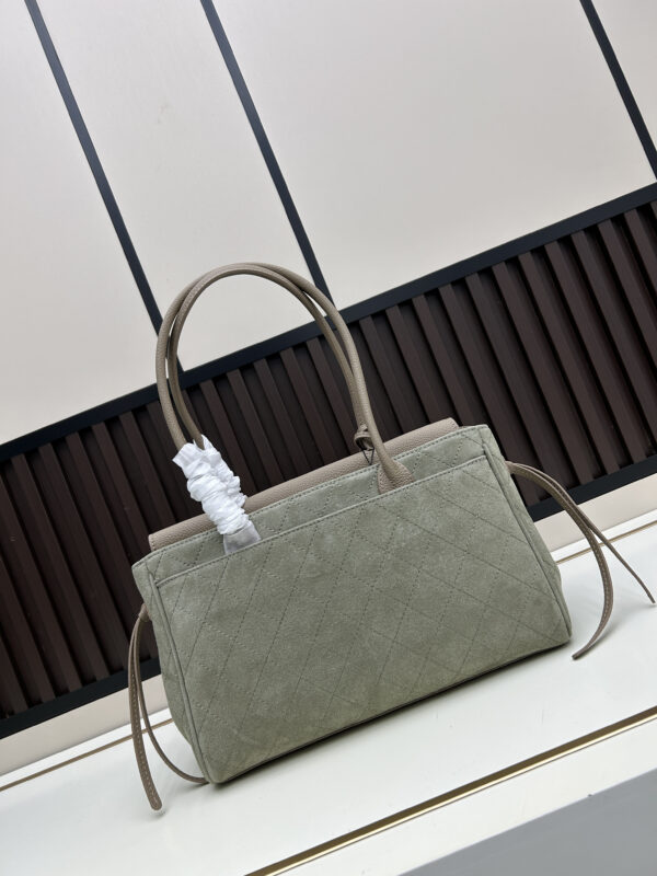 Chic Charm CN Handbag 019-092