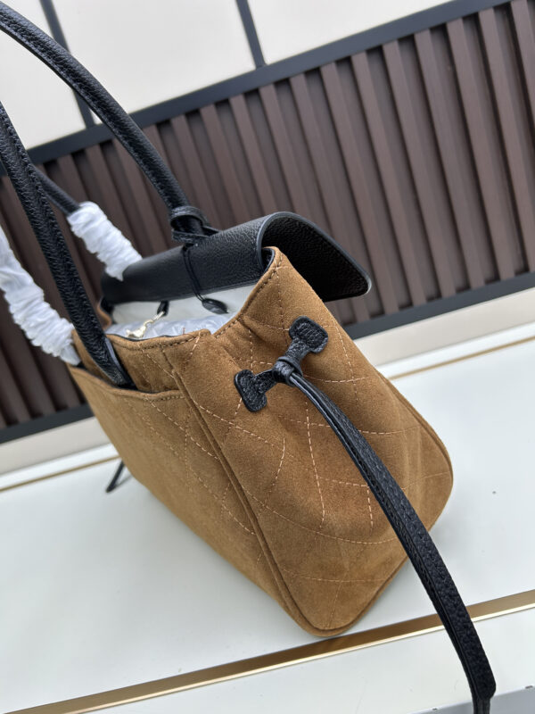 Chic Charm CN Handbag 019-092