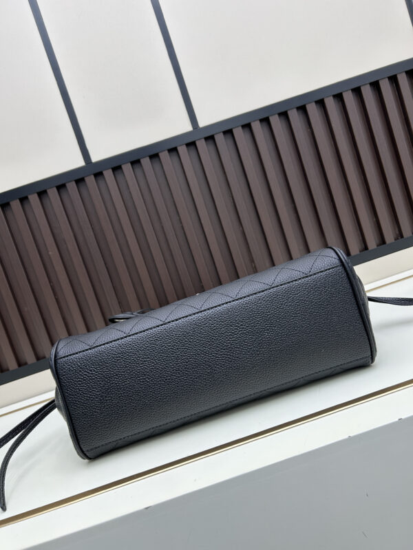 Chic Charm CN Handbag 019-092