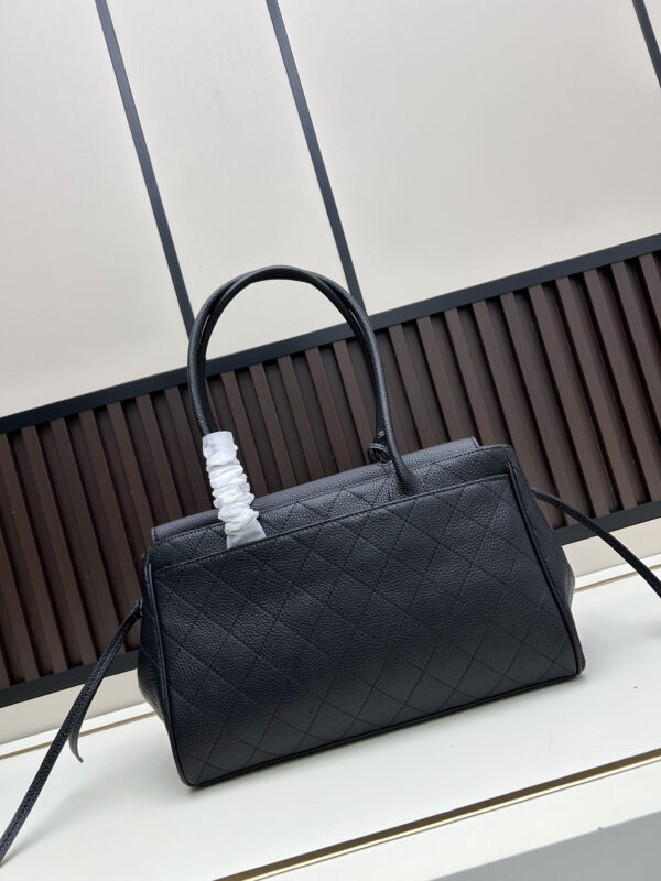 Chic Charm CN Handbag 019-092