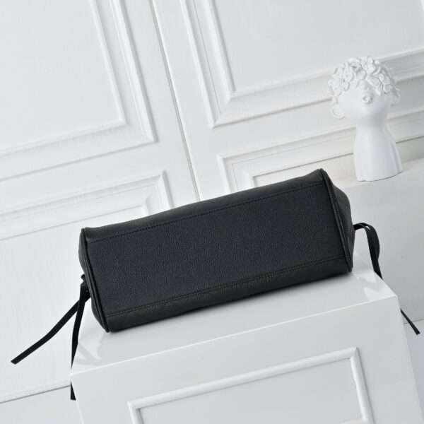 Chic Charm CN Handbag 7078 Chic Charm CN Handbag 7078