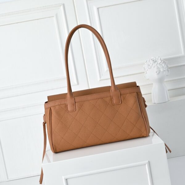 Chic Charm CN Handbag 7078 Chic Charm CN Handbag 7078