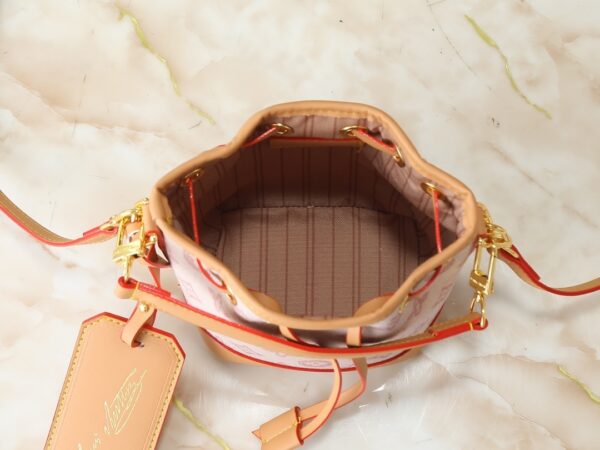 Chic Charm LV Handbag M27699-M81266 Chic Charm LV Handbag M27699-M81266