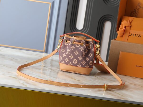 Chic Charm LV Handbag M27699-M81266 Chic Charm LV Handbag M27699-M81266