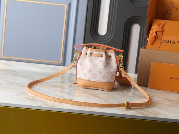 Chic Charm LV Handbag M27699-M81266 Chic Charm LV Handbag M27699-M81266