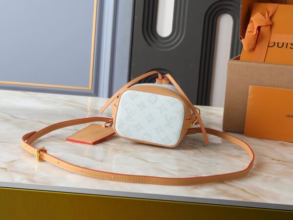 Chic Charm LV Handbag M27699-M81266 Chic Charm LV Handbag M27699-M81266