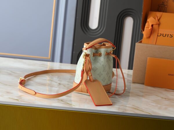 Chic Charm LV Handbag M27699-M81266 Chic Charm LV Handbag M27699-M81266