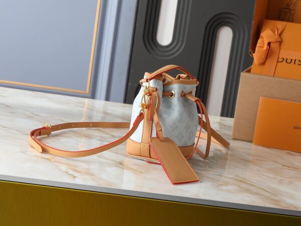 Chic Charm LV Handbag M27699-M81266 Chic Charm LV Handbag M27699-M81266