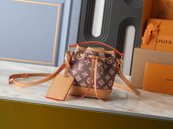 Chic Charm LV Handbag M27699-M81266 Chic Charm LV Handbag M27699-M81266