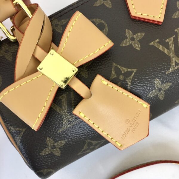 Chic Charm LV Handbag M13391-M13406-M81085 Chic Charm LV Handbag M13391-M13406-M81085