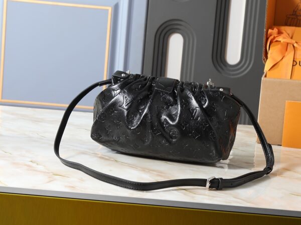 Chic Charm LV Handbag M27819-M27822 Chic Charm LV Handbag M27819-M27822