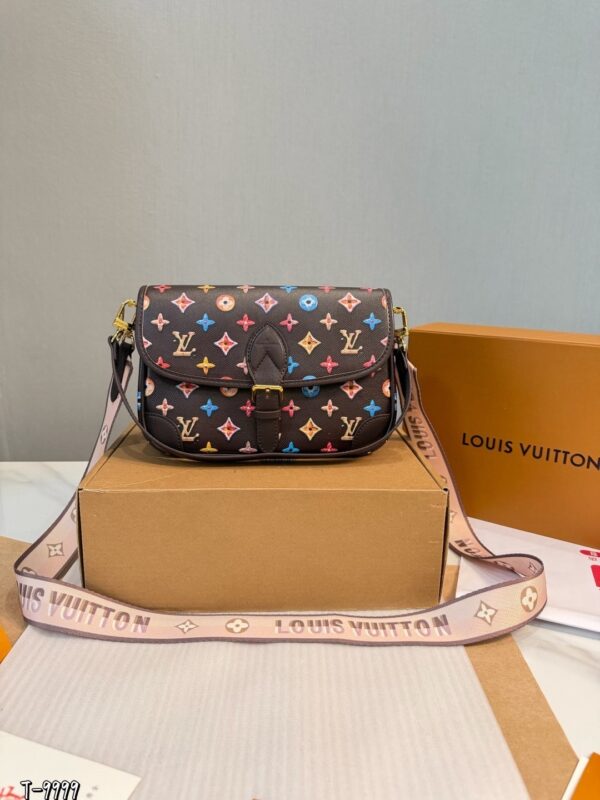 Stylish Fashion Carry LV Handbag LV261222