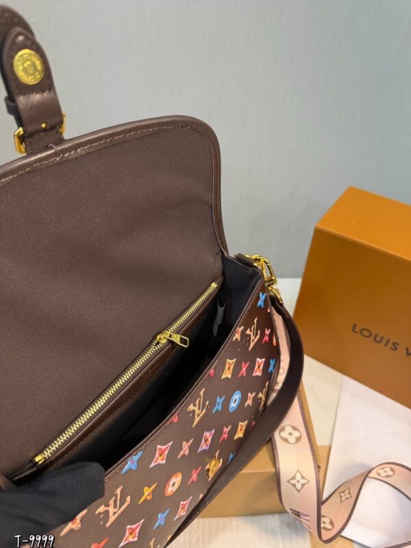 Stylish Fashion Carry LV Handbag LV261222