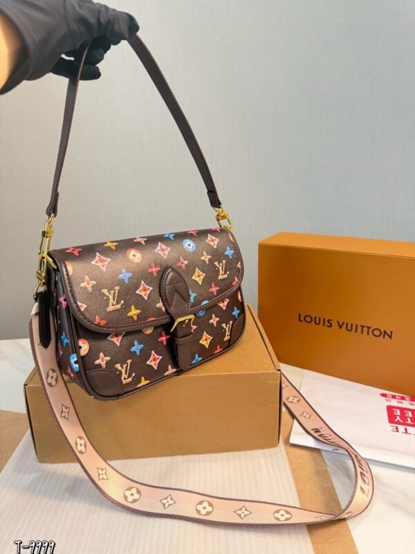 Stylish Fashion Carry LV Handbag LV261222