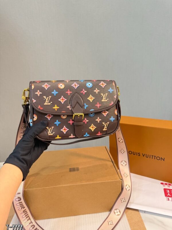 Stylish Fashion Carry LV Handbag LV261222